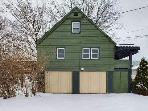 1817 Raymond Ave, Latrobe, PA 15650