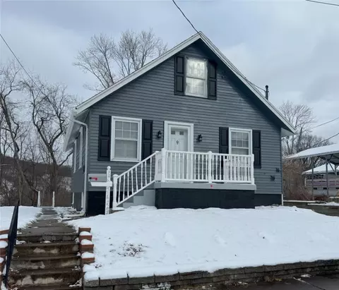 1724 Juniata St, Natrona Heights, PA 15065