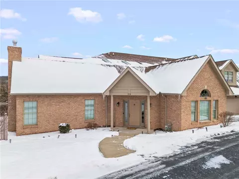 206 Village Green Dr, Mcmurray, PA 15317