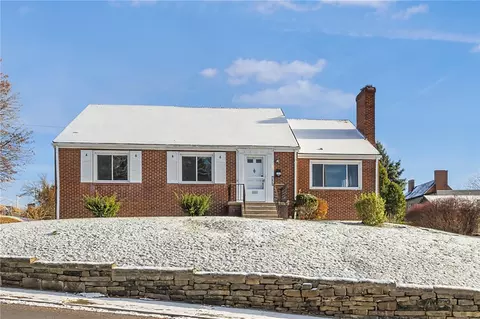 399 Rhode Is, Rochester, PA 15074