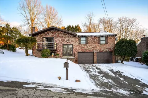 6 Rushmore Dr, Pittsburgh, PA 15235