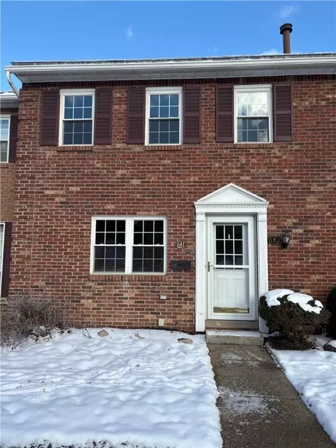 641 Newton Sq, Coraopolis, PA 15108