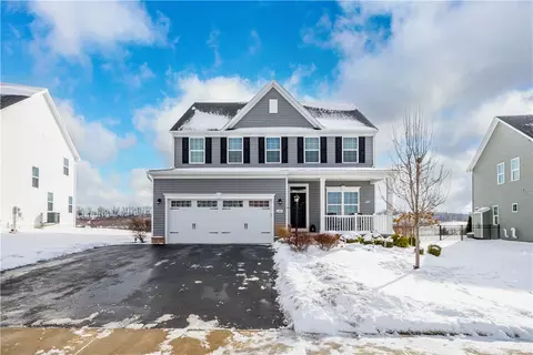 240 Regency Dr, Eighty Four, PA 15330