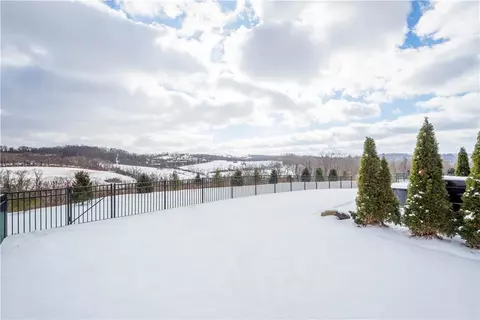 240 Regency Dr, Eighty Four, PA 15330 photo 39