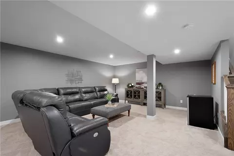 240 Regency Dr, Eighty Four, PA 15330 photo 26