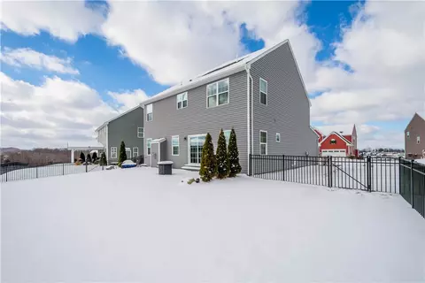 240 Regency Dr, Eighty Four, PA 15330 photo 32