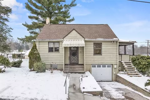 47 Ewing Rd, Mckees Rocks, PA 15136