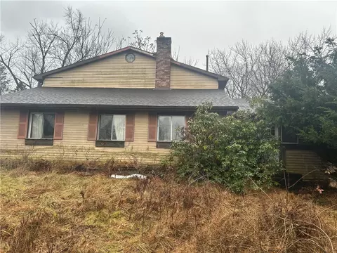 3906 Hardt Dr, Gibsonia, PA 15044