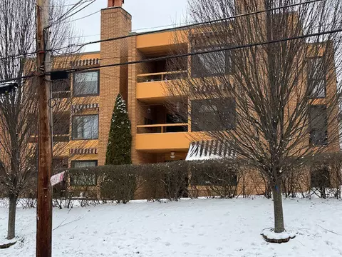 305 Hay St #2A, Pittsburgh, PA 15221