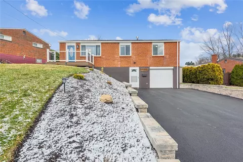 14031 Wayne Dr, Irwin, PA 15642 photo 2