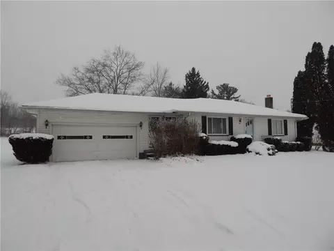 1306 Old Princeton Rd, New Castle, PA 16101