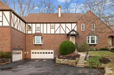 236 Allenberry Cir, Pittsburgh, PA 15234
