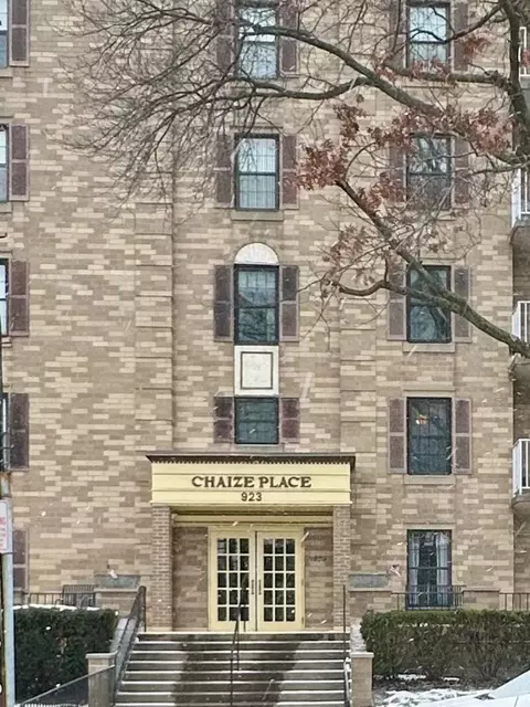 923 California Ave #601, Pittsburgh, PA 15202