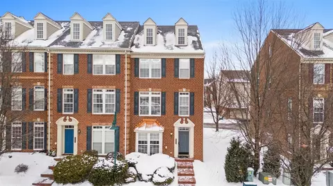 4009 Village Run Rd, Wexford, PA 15090