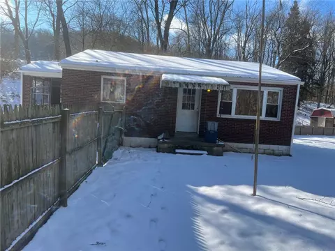 1958 Greensburg Rd, New Kensington, PA 15068