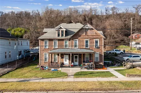 16 N Canal St, Natrona Heights, PA 15065