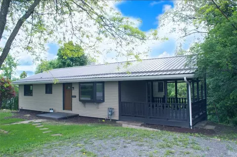 3168 Brighton Rd, Ellwood City, PA 16117