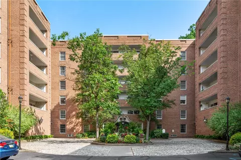 302 Fox Chapel Rd #502, Pittsburgh, PA 15238