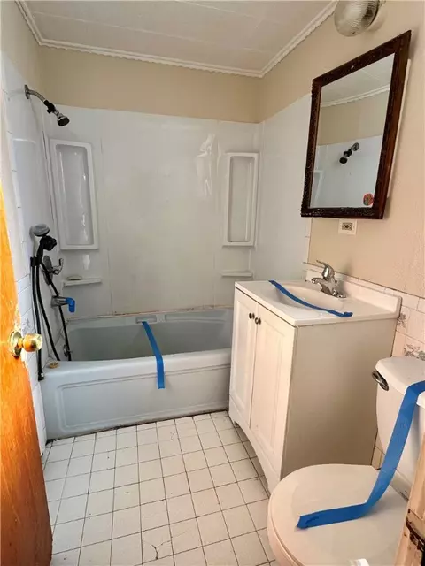 Bath - 616 Thompson Ave, Clairton, PA 15025 photo 1 of 1