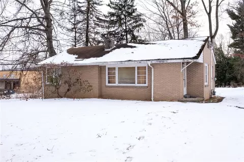 2305 W Pike St, Houston, PA 15342