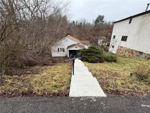 2829 Kathy St, South Park, PA 15129