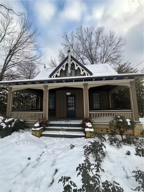 147 W Market St, Mercer, PA 16137