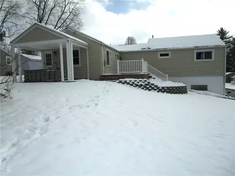 5 Oak Hill Dr, West Middlesex, PA 16159