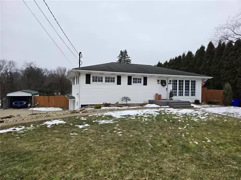 102 Kemar Dr, Butler, PA 16002