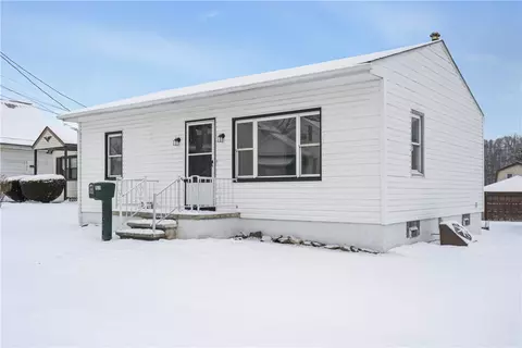 1511 3rd St, Natrona Heights, PA 15065