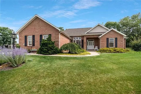 108 Pheasant Ridge Dr, Butler, PA 16001