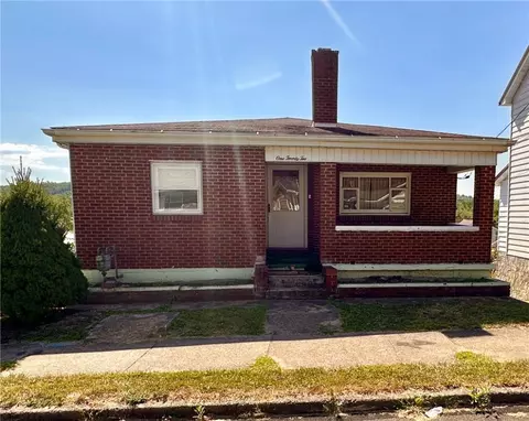 122 E Harvey St, Masontown, PA 15461