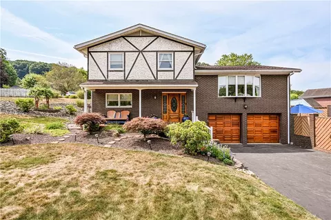 102 Stoneybrook Dr, Greensburg, PA 15601