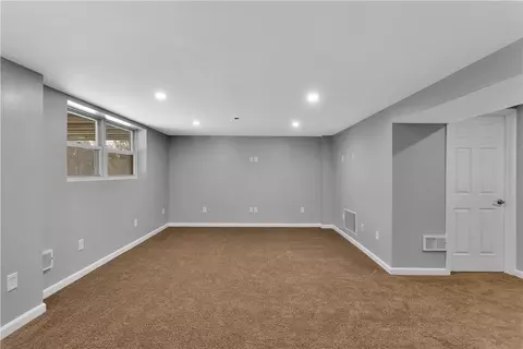 105 Morgan Ln, Export, PA 15632 photo 34