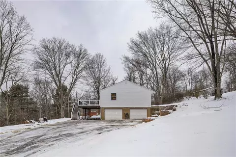 105 Morgan Ln, Export, PA 15632 photo 2