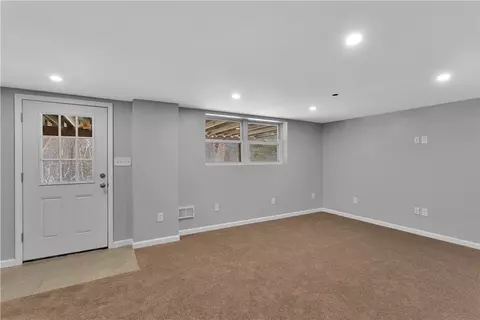 105 Morgan Ln, Export, PA 15632 photo 32
