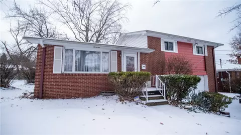 1037 Olive Ave, Natrona Heights, PA 15065