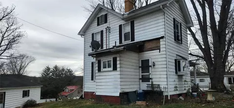 393 Walnut Ave, Hunker, PA 15639