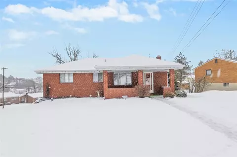 105 Flicker Dr, Mckees Rocks, PA 15136
