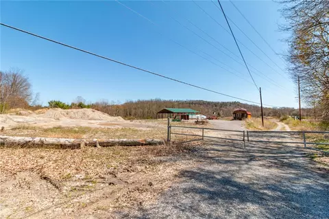 250 Sylvania Dr, New Galilee, PA 16141