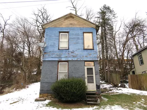 521 8th Ave, New Brighton, PA 15066