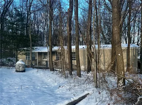 3774 Ridge Rd, Aliquippa, PA 15001