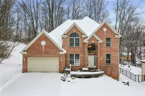 517 Avonworth Heights Dr, Pittsburgh, PA 15237