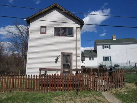 123 Pearl St, Belle Vernon, PA 15012