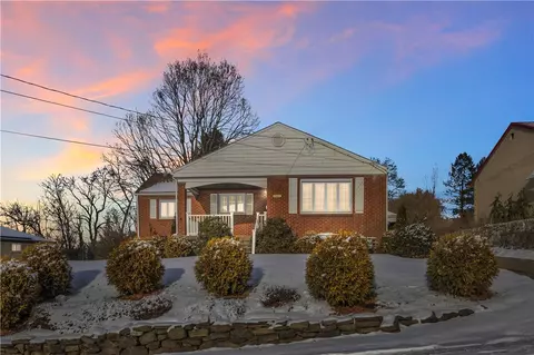 1441 Oakridge Dr, Ambridge, PA 15003