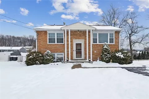 133 Mount Pleasant Blvd, Irwin, PA 15642