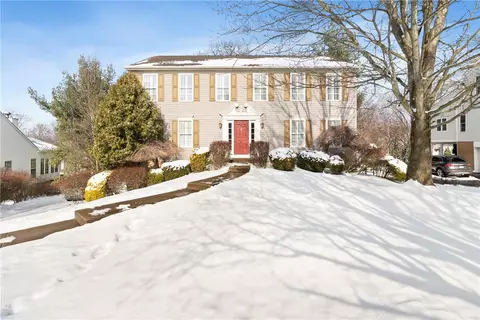 614 Water View Dr, Cranberry Township, PA 16066