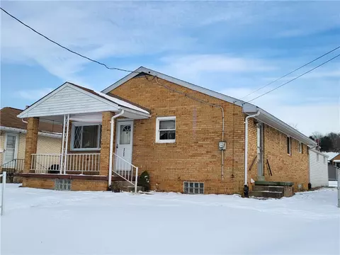 2722 Sumner St, Natrona Heights, PA 15065