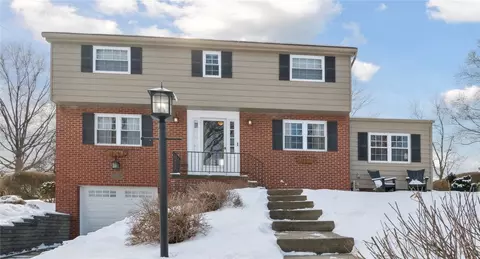 2331 Cassidy Dr, Bethel Park, PA 15102