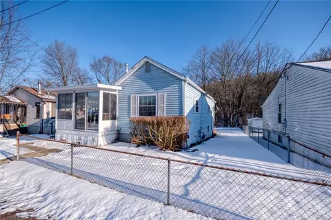210 Hudson Ave, Oakdale, PA 15071