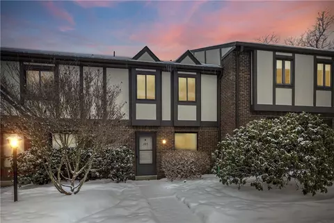 305 Olde Ingomar Ct, Pittsburgh, PA 15237